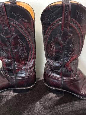 Lucchese Gavins, Black Cherry